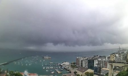 Salvador entra em nível máximo de alerta após chuvas ultrapassarem 150 mm