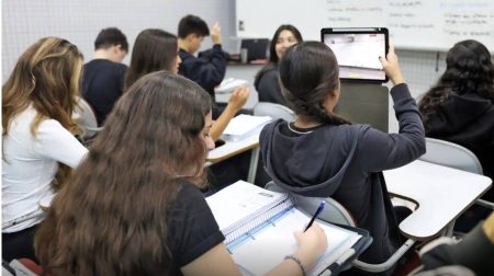 Curso gratuito vai capacitar audiodescritores para atuação em espaços culturais