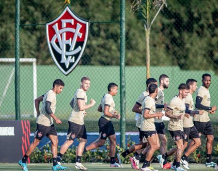 Vitória viaja para enfrentar o Athletico Paranaense em Curitiba