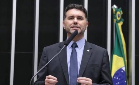 Relator da PEC do Corte de Gastos reduz percentual do Fundeb destinado à educação integral