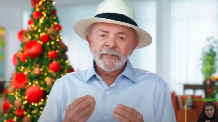 Em pronunciamento, Lula diz que vai cuidar do povo e economia é forte