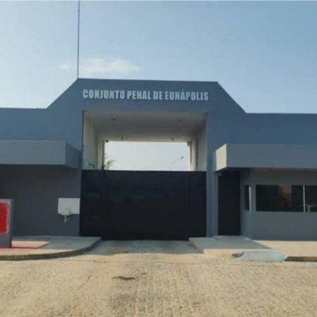 Fuga em Massa: 16 Presos escapam após ataque armado ao Conjunto Penal de Eunápolis