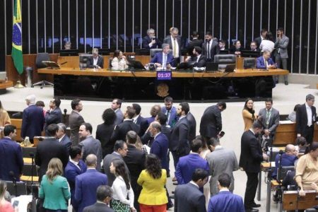 Câmara aprova Lei da Reciprocidade Comercial após anúncio de tarifas por Trump
