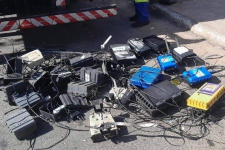 Operação da Coelba retira mais de 15 toneladas de cabos de internet instalados irregularmente