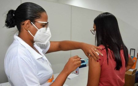 Salvador amplia vacinação contra gripe e libera imunização para todas as idades; saiba onde se vacinar