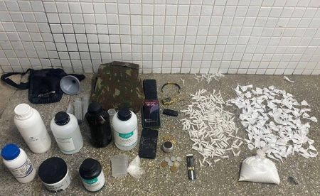 Polícia prende suspeitos de tráfico no bairro da Engomadeira