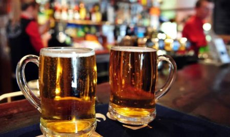 Alto consumo de bebidas alcoólicas aumenta chances de problemas cardíacos