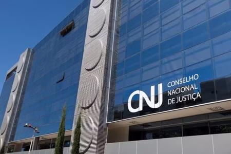 CNJ aprova fim da aposentadoria compulsória como punição máxima para juízes