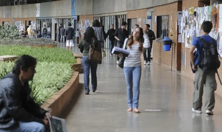 Justiça condena instituição de ensino por cobranças abusivas