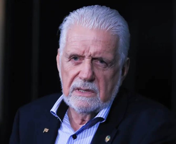 PF mira Jaques Wagner em operação que investiga esquema bilionário ligado ao Banco Master