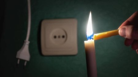 Moradores enfrentam quedas de energia na Bahia