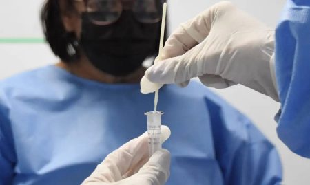 Surto! Casos de covid-19 disparam e cidade brasileira volta a exigir uso de máscara