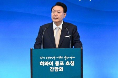 Presidente afastado da Coreia do Sul é detido por tentativa de golpe