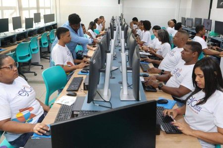 Acaba hoje o prazo para inscrição em programa de conclusão do ensino médio na Bahia