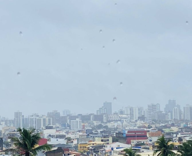 Salvador segue com previsão de chuva e bairros acumulam mais de 100 mm