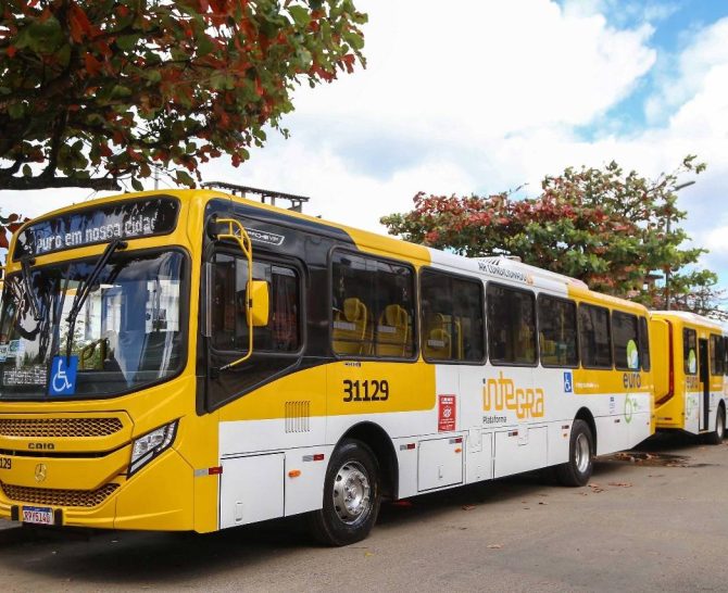 Paralisação em duas garagens afeta parte dos ônibus em Salvador nesta quinta (30)