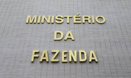 Fazenda anuncia queda de 88,7% no déficit do Tesouro, Previdência e BC