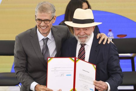Lula dá posse a Sidônio Palmeira como novo chefe da Secom