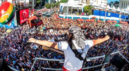 Bloco Camaleão esgota abadás para domingo no Carnaval de Salvador