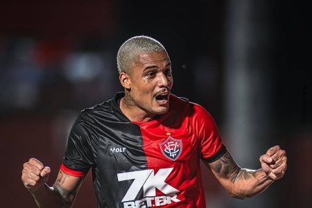 Com três desfalques, Vitória enfrenta o Cruzeiro em jogo decisivo no Brasileirão