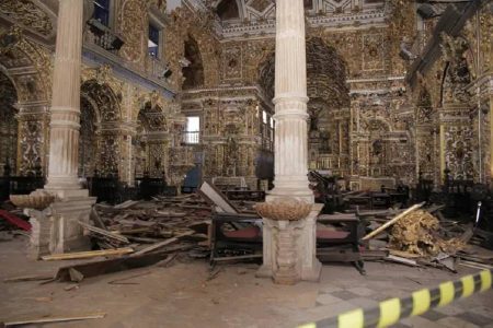 Iphan autoriza obras emergenciais na Igreja de São Francisco de Assis após desabamento do teto