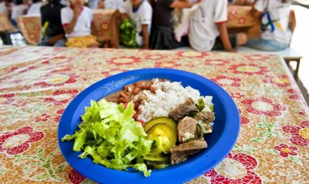 Salvador proíbe embutidos e ultraprocessados na merenda escolar