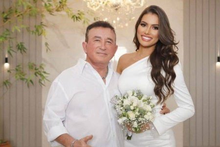 Amado Batista se casa com Calita Franciele, miss 51 anos mais nova