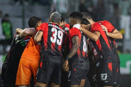 Vitória perde por 2 a 0 em estreia no Brasileirão contra o Juventude