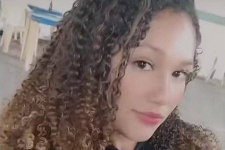 Jovem morre em colisão entre moto e ônibus em Barreiras