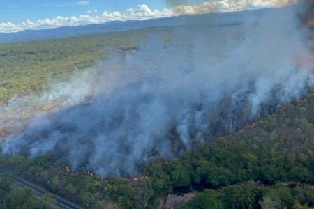 Bombeiros intensificam ações contra incêndio na Chapada Diamantina