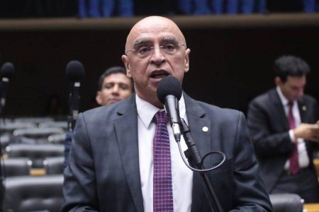 Projeto de lei propõe aumento de pena para crimes de ameaça e perseguição contra crianças, idosos e PCDs