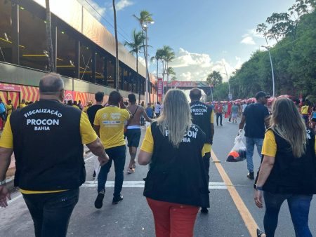 Procon autua camarotes por falta de acessibilidade no Carnaval de Salvador Procon autua camarotes por falta de acessibilidade no Carnaval de Salvador