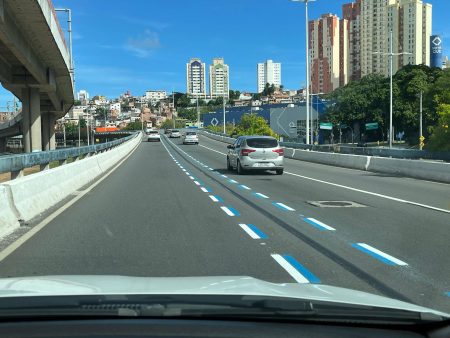 VÍDEO: Primeira motofaixa de Salvador começa a operar na Av. Bonocô nesta segunda-feira (10)