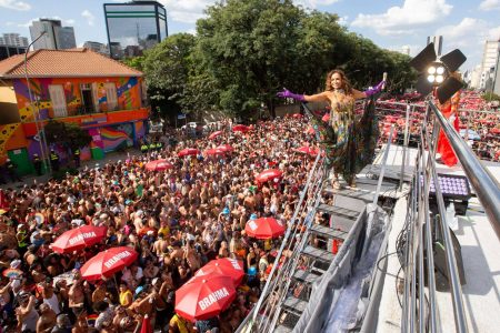 VÍDEO: Megabloco de Daniela Mercury reúne mais de 1,5 milhão no pós-carnaval paulistano; veja