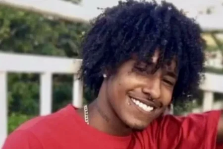 Estudante da Ufba é morto a tiros em praça de Salvador