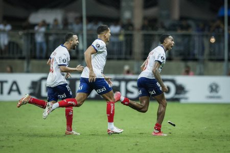 Bahia sai na frente, mas cede empate em duelo contra o Internacional na Libertadores