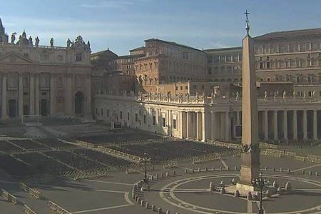 Um dia após o sepultamento do Papa Francisco, missa no Vaticano reúne 200 mil pessoas