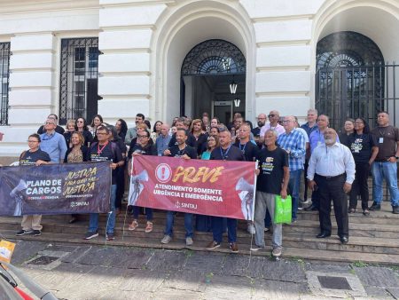 Servidores do Judiciário entram em estado de greve