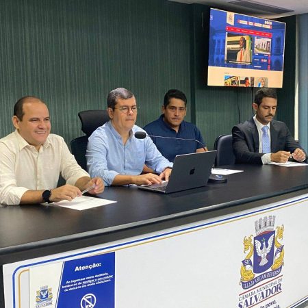 VÍDEO: Vereador Claudio Tinoco conduz debate e prevê mudanças na lei do Carnaval
