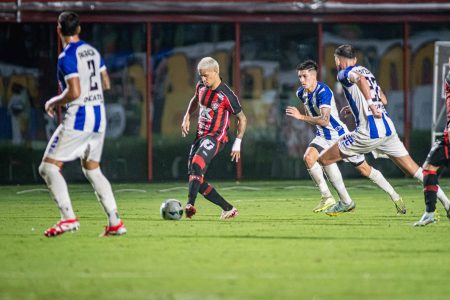 Vitória perde para o Cerro Largo e se complica na Copa Sul-Americana