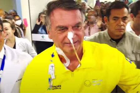Ex-presidente Bolsonaro é transferido para Brasília e passará por cirurgia neste domingo (13)