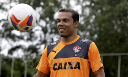 LUTO: Leandro Domingues, ex-meia revelado pelo Vitória, morre aos 41 anos