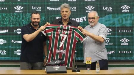 Renato Gaúcho inicia nova era no Fluminense com promessa de time ofensivo e convocação à torcida
