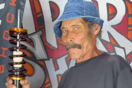 Morre o humorista Madruguinha do Brasil aos 62 anos