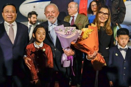 Lula chega à China para reunião com Xi Jinping e busca ampliar parcerias bilaterais