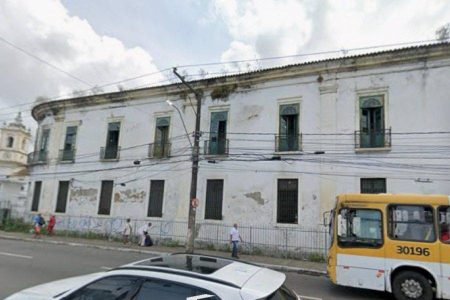 Parte do teto da Escola Técnica São Joaquim desaba; saiba mais