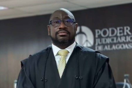 Justiça solta João Neto após 29 dias de prisão; OAB suspende registro do advogado