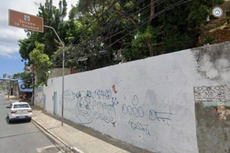 Integrante da Bamor picha terreiro de candomblé em Salvador