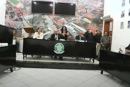 Vídeo: Sessão na Câmara de Itambé termina em confusão após votação de projeto