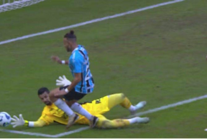 pênalti Grêmio e Bahia